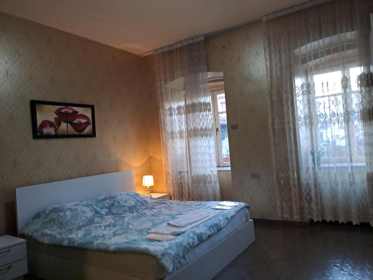 Hotel 6 Old Тбилиси Екстериор снимка