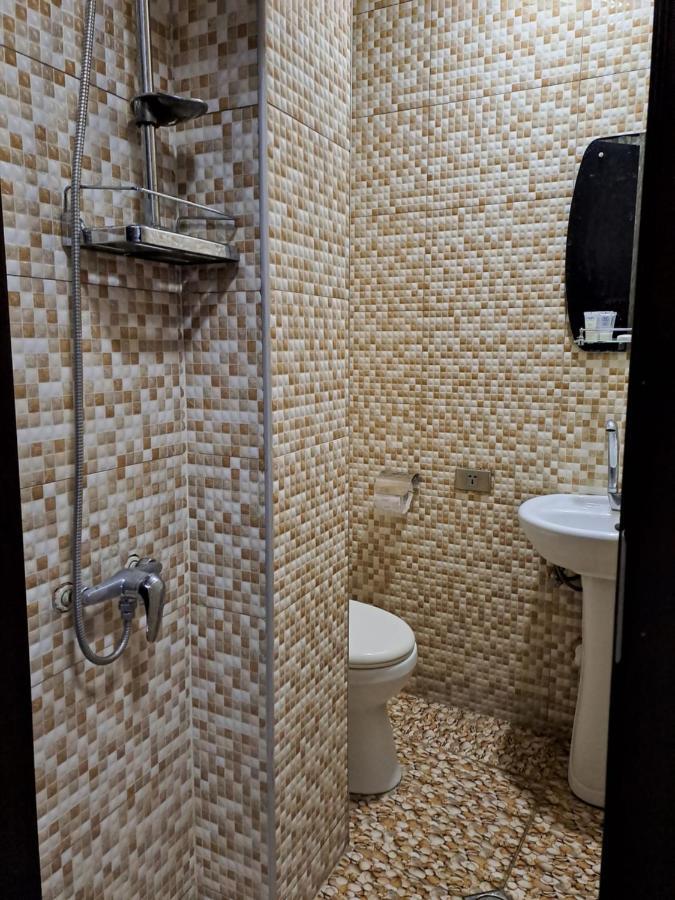 Hotel 6 Old Тбилиси Стая снимка