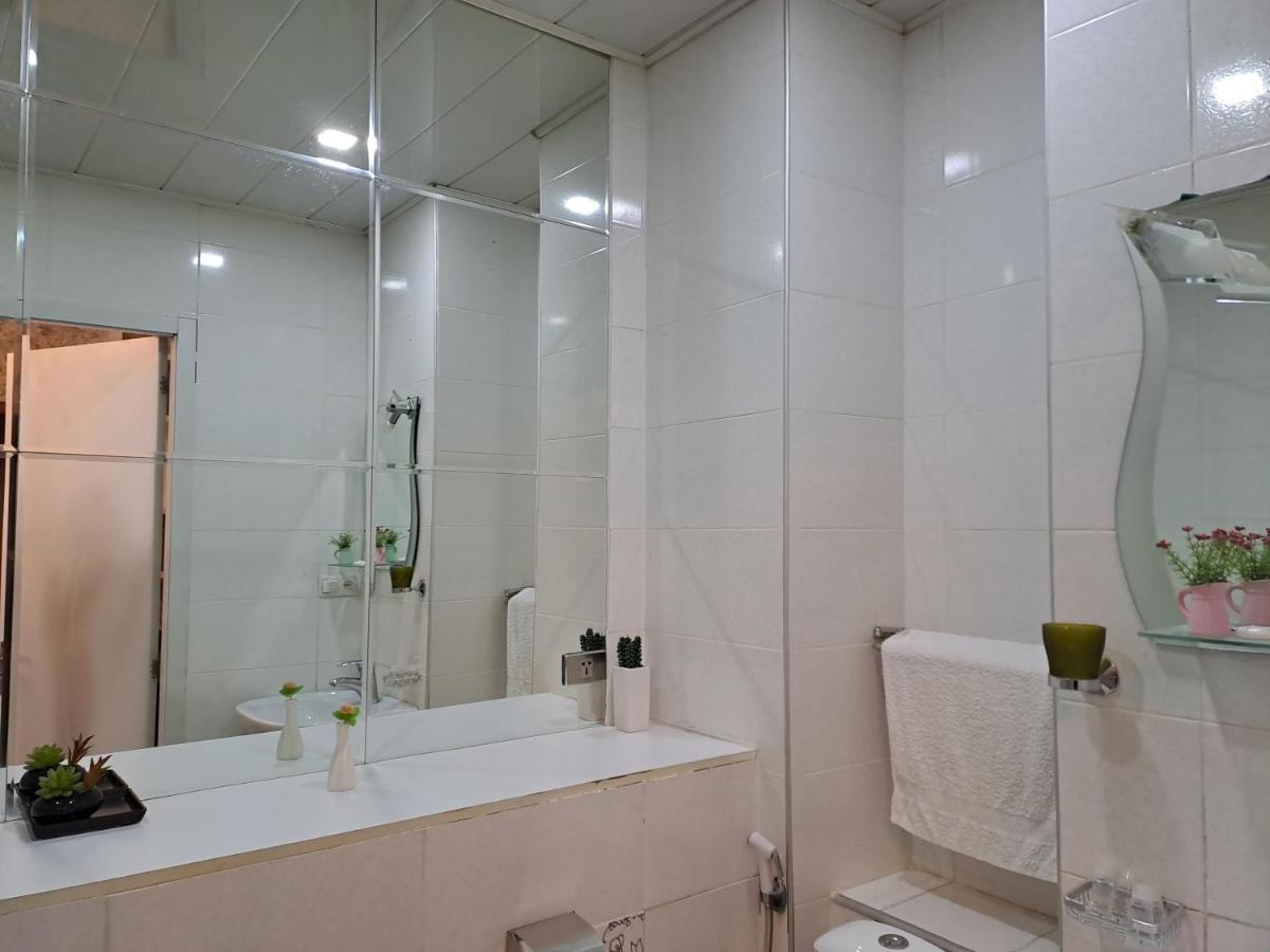 Hotel 6 Old Тбилиси Екстериор снимка